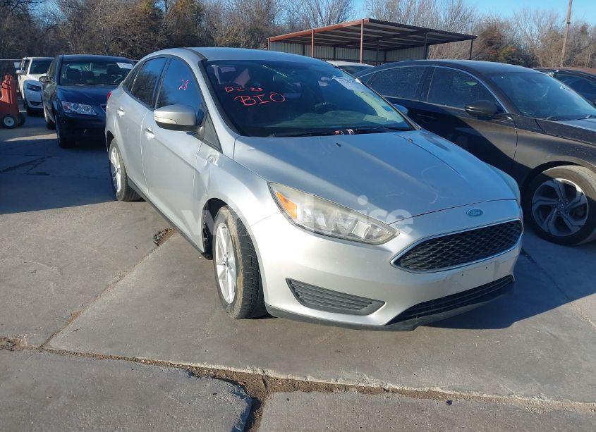 2017 Ford Focus SE (VIN 1FADP3F20HL320006) main photo