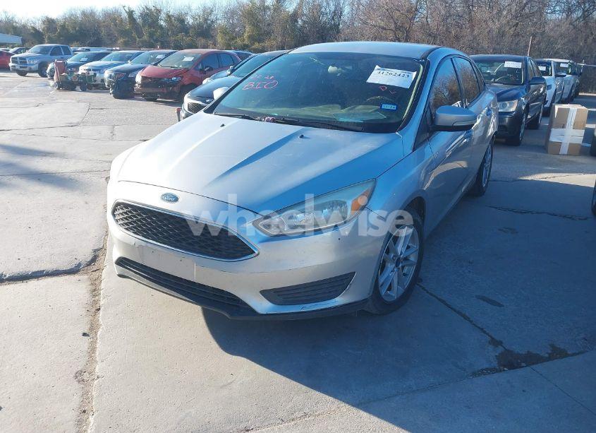 Photo 2 of 2017 Ford Focus SE (VIN 1FADP3F20HL320006)