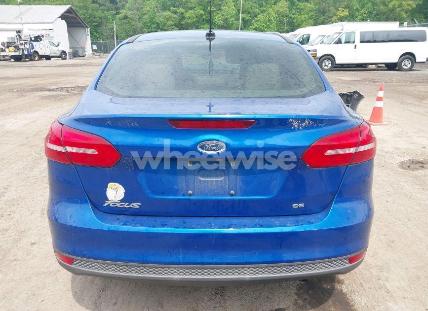Photo 16 of 2018 Ford Focus SE (VIN 1FADP3F20JL214127)