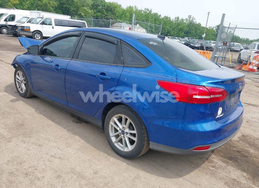 Photo 3 of 2018 Ford Focus SE (VIN 1FADP3F20JL214127)