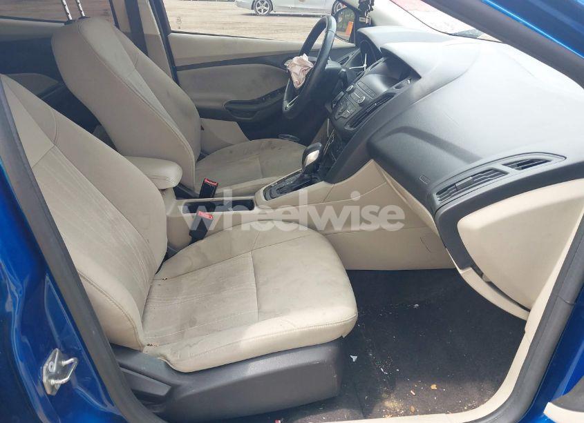 Photo 5 of 2018 Ford Focus SE (VIN 1FADP3F20JL214127)