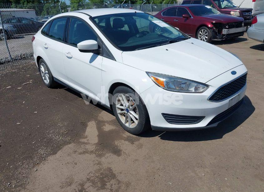 2018 Ford Focus SE (VIN 1FADP3F20JL234829) main photo