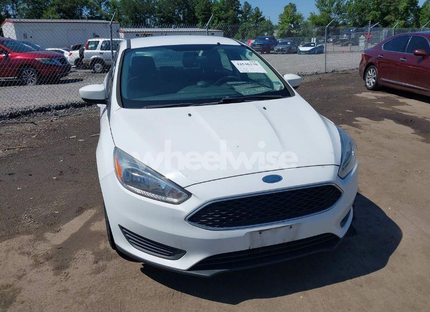Photo 6 of 2018 Ford Focus SE (VIN 1FADP3F20JL234829)