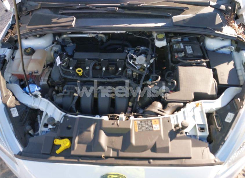 Photo 10 of 2018 Ford Focus SE (VIN 1FADP3F20JL252439)