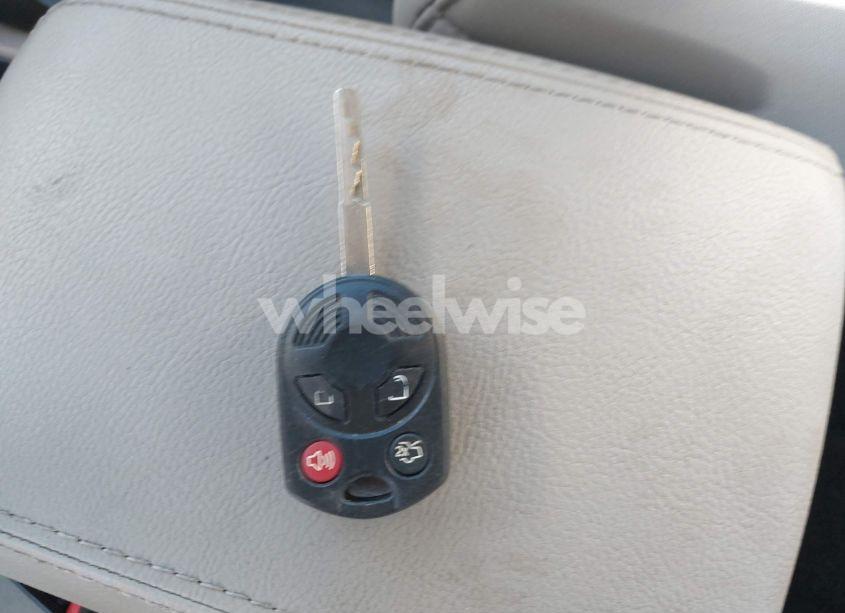 Photo 11 of 2018 Ford Focus SE (VIN 1FADP3F20JL252439)
