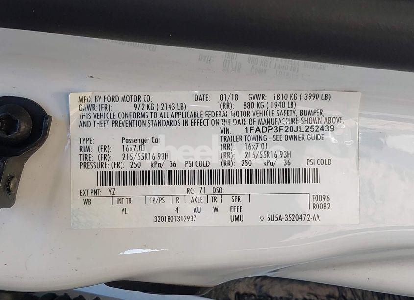 Photo 9 of 2018 Ford Focus SE (VIN 1FADP3F20JL252439)