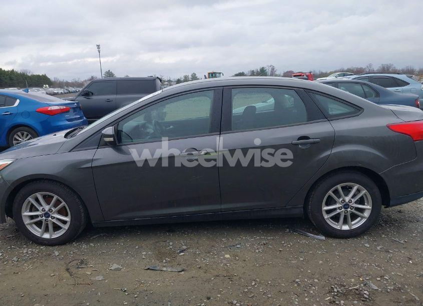 Photo 14 of 2018 Ford Focus SE (VIN 1FADP3F20JL258564)