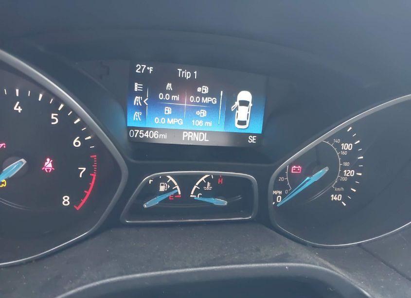 Photo 15 of 2018 Ford Focus SE (VIN 1FADP3F20JL258810)