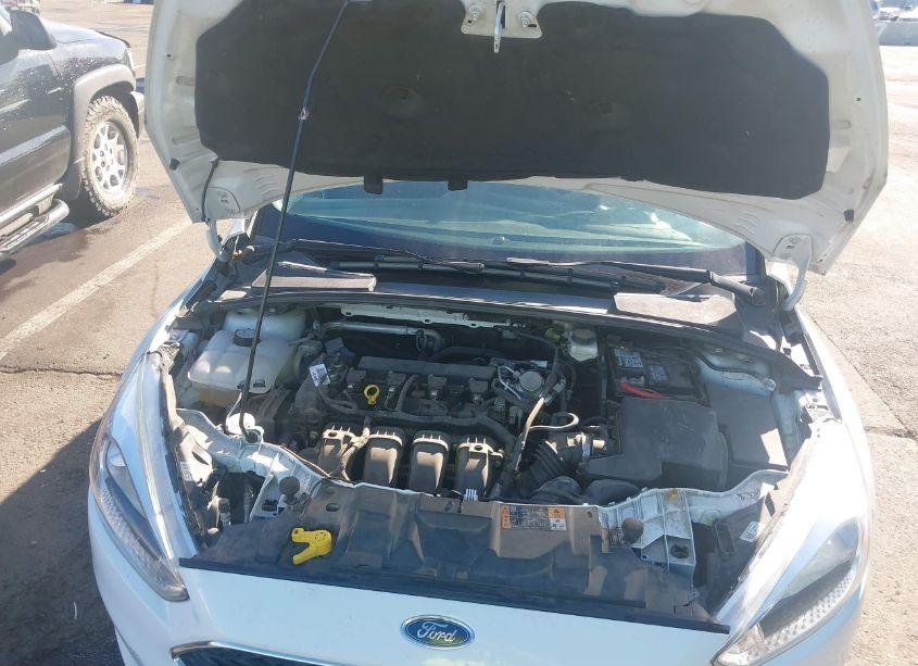 Photo 10 of 2018 Ford Focus SE (VIN 1FADP3F20JL295498)