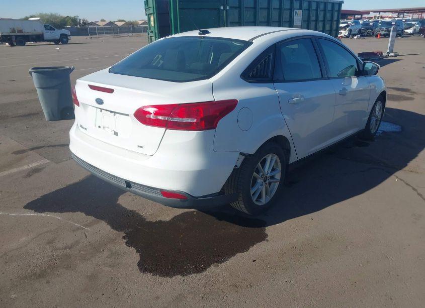 Photo 4 of 2018 Ford Focus SE (VIN 1FADP3F20JL295498)