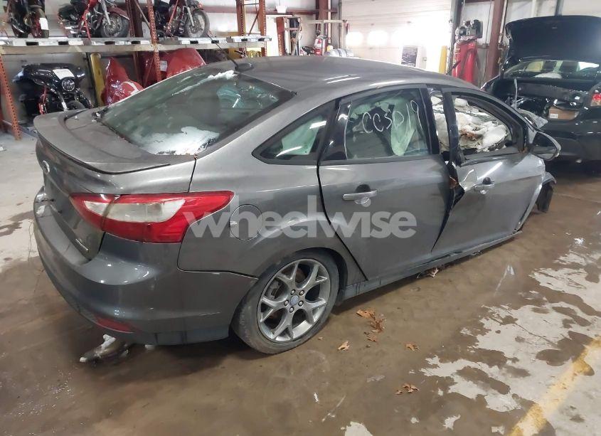 Photo 4 of 2013 Ford Focus SE (VIN 1FADP3F21DL117538)