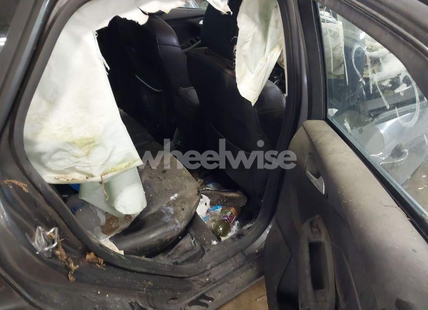 Photo 8 of 2013 Ford Focus SE (VIN 1FADP3F21DL117538)