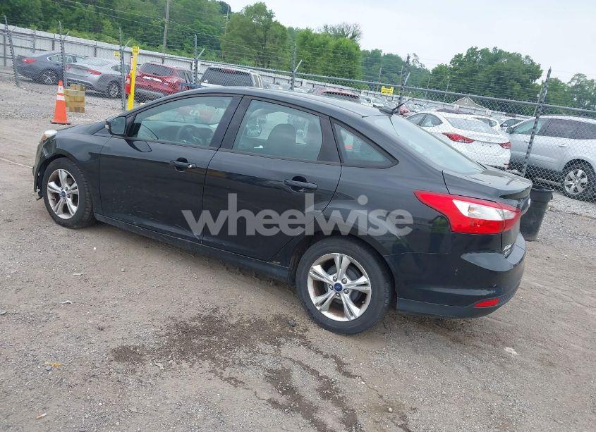Photo 3 of 2013 Ford Focus SE (VIN 1FADP3F21DL121945)