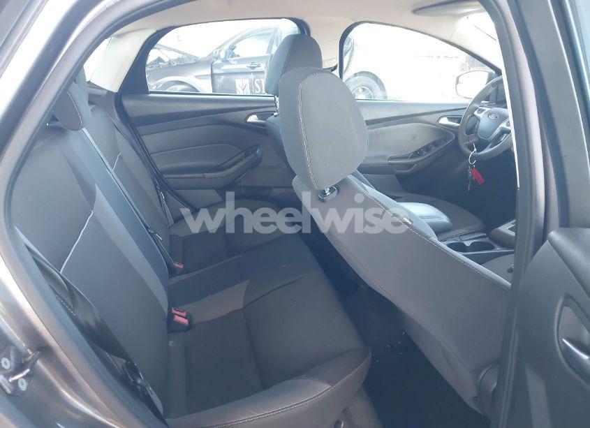 Photo 8 of 2013 Ford Focus SE (VIN 1FADP3F21DL132248)