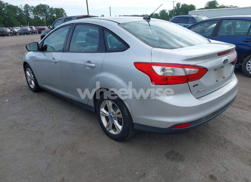 Photo 3 of 2013 Ford Focus SE (VIN 1FADP3F21DL142200)