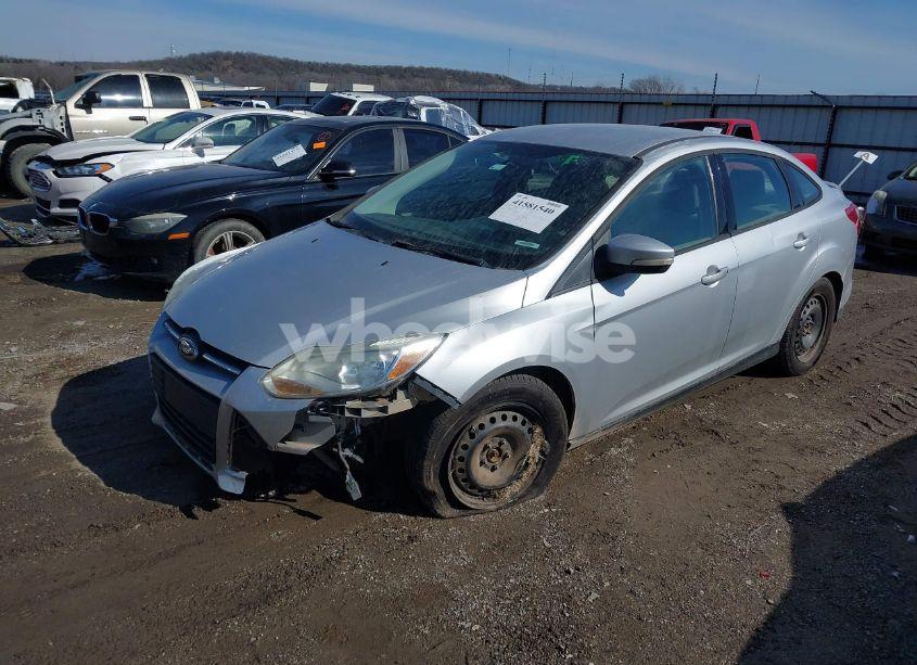 Photo 2 of 2013 Ford Focus SE (VIN 1FADP3F21DL157991)