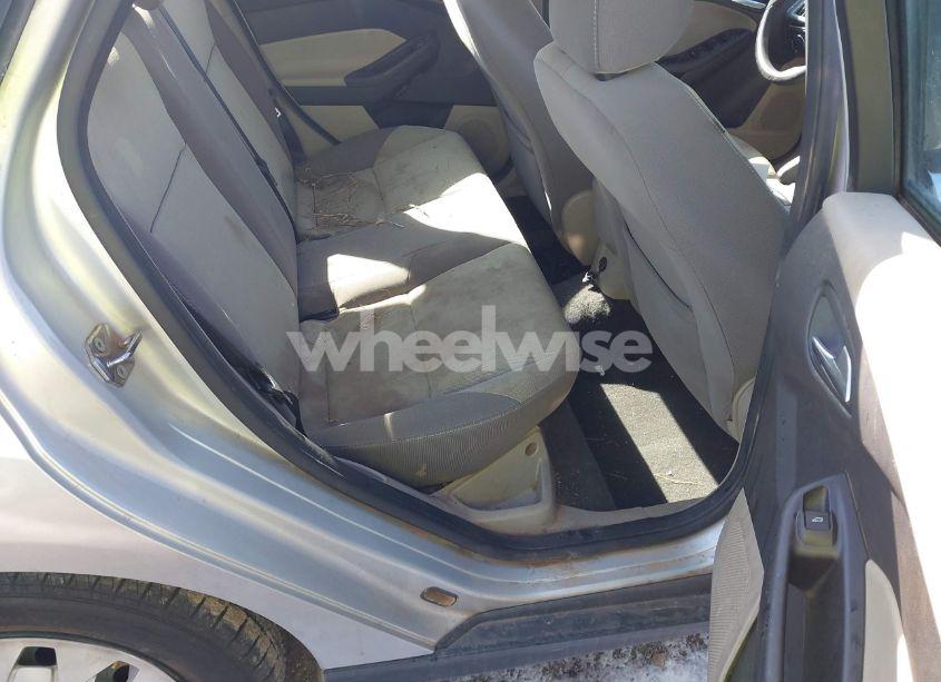 Photo 8 of 2013 Ford Focus SE (VIN 1FADP3F21DL157991)