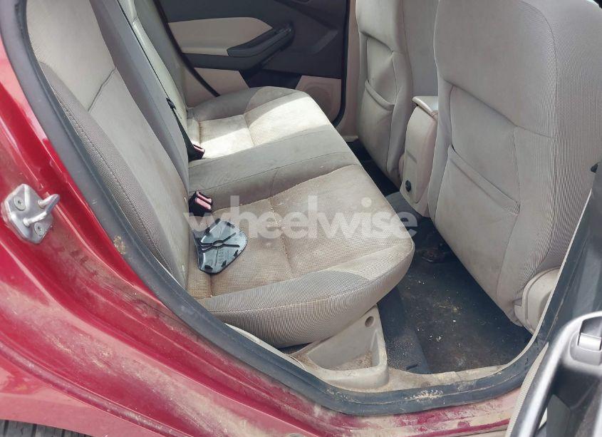 Photo 8 of 2013 Ford Focus SE (VIN 1FADP3F21DL181353)