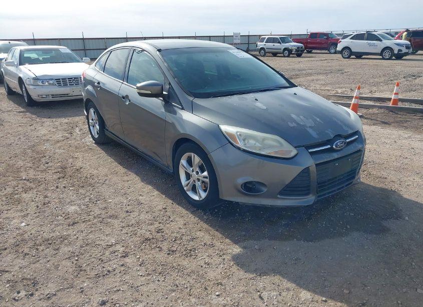 2013 Ford Focus SE (VIN 1FADP3F21DL190389) main photo