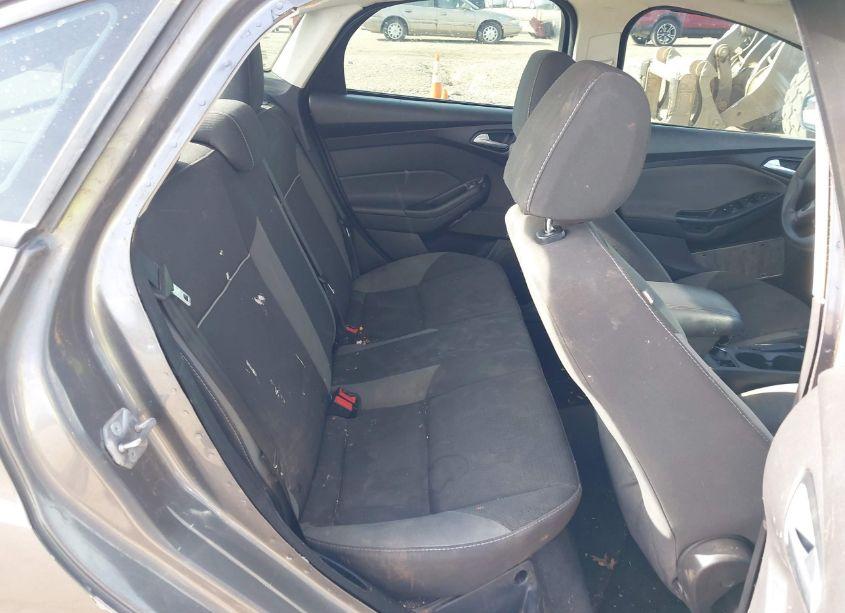 Photo 8 of 2013 Ford Focus SE (VIN 1FADP3F21DL190389)