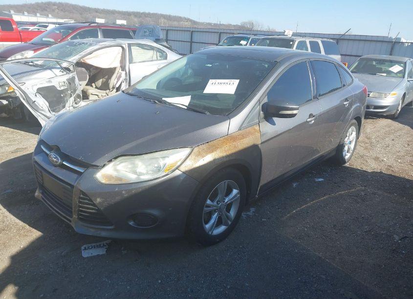 Photo 2 of 2013 Ford Focus SE (VIN 1FADP3F21DL196631)
