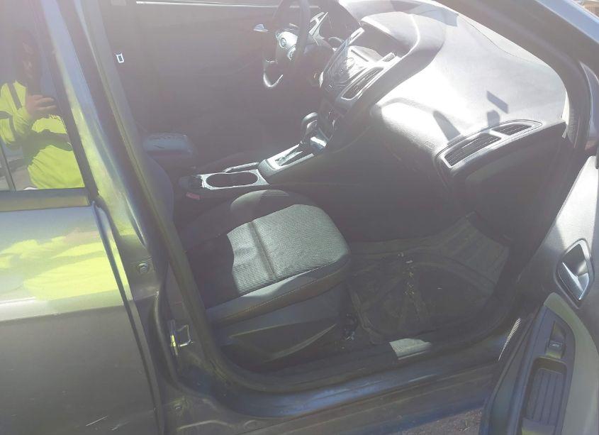 Photo 5 of 2013 Ford Focus SE (VIN 1FADP3F21DL196631)