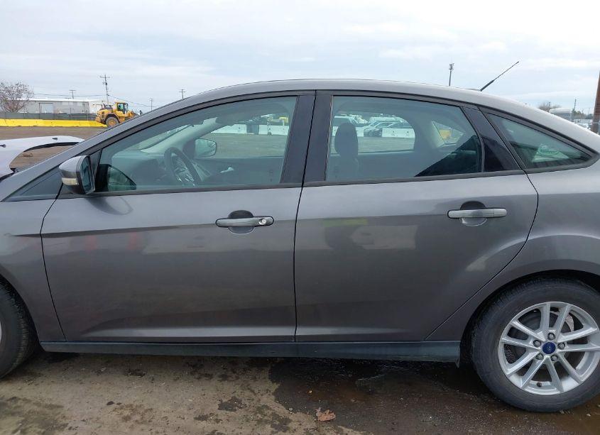 Photo 14 of 2013 Ford Focus SE (VIN 1FADP3F21DL222788)