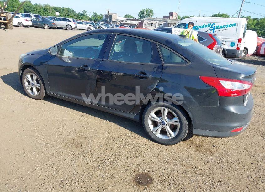 Photo 3 of 2013 Ford Focus SE (VIN 1FADP3F21DL230177)