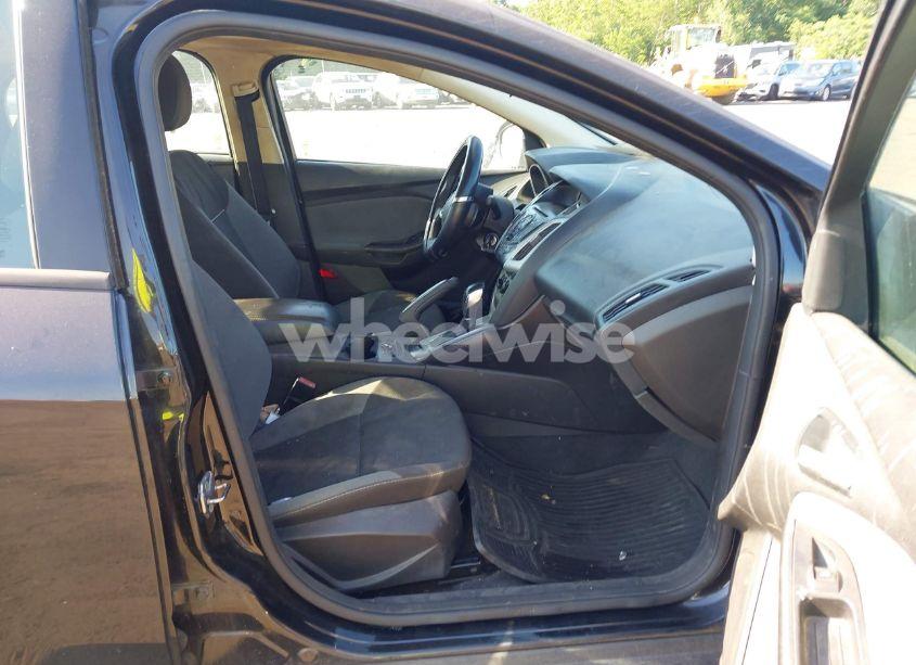 Photo 5 of 2013 Ford Focus SE (VIN 1FADP3F21DL230177)