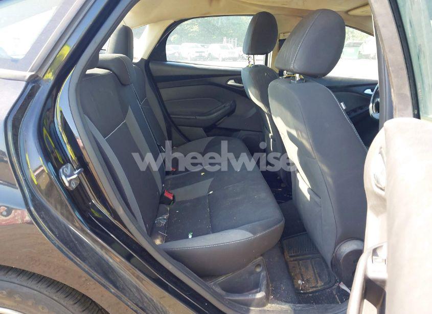 Photo 8 of 2013 Ford Focus SE (VIN 1FADP3F21DL230177)