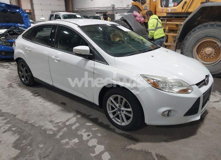 2013 Ford Focus SE (VIN 1FADP3F21DL240871) main photo