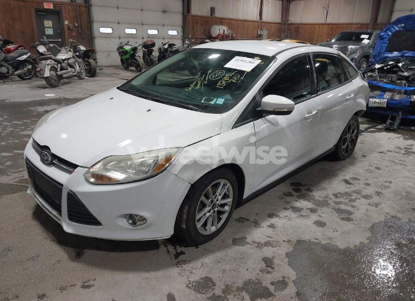 Photo 2 of 2013 Ford Focus SE (VIN 1FADP3F21DL240871)