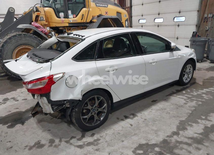 Photo 4 of 2013 Ford Focus SE (VIN 1FADP3F21DL240871)