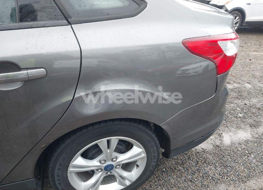 Photo 12 of 2013 Ford Focus SE (VIN 1FADP3F21DL250445)