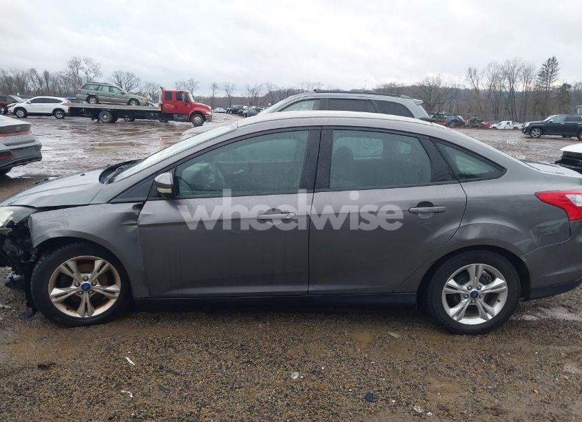Photo 15 of 2013 Ford Focus SE (VIN 1FADP3F21DL250445)