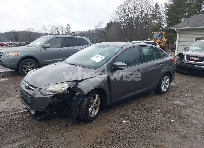 Photo 2 of 2013 Ford Focus SE (VIN 1FADP3F21DL250445)