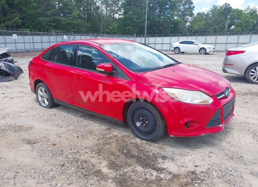 2013 Ford Focus SE (VIN 1FADP3F21DL266919) main photo