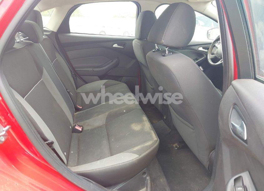 Photo 8 of 2013 Ford Focus SE (VIN 1FADP3F21DL266919)