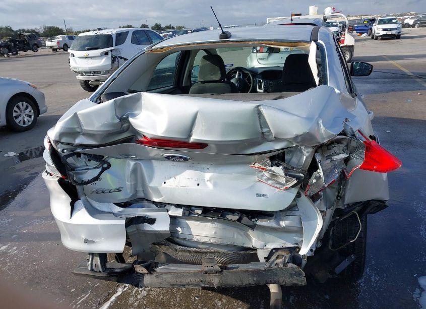 Photo 17 of 2013 Ford Focus SE (VIN 1FADP3F21DL271750)