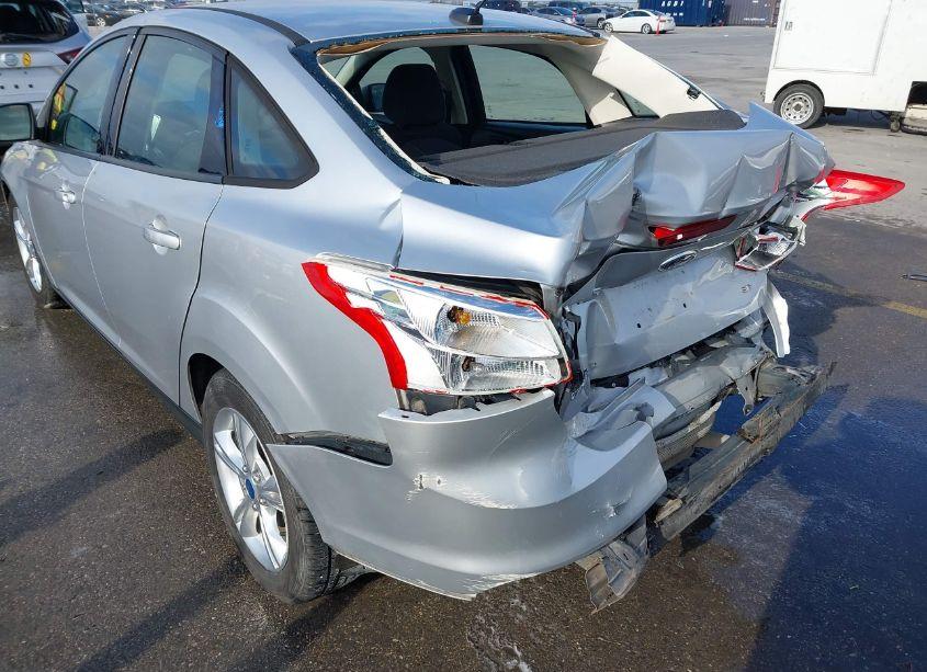 Photo 18 of 2013 Ford Focus SE (VIN 1FADP3F21DL271750)