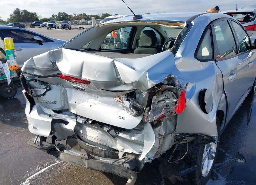 Photo 19 of 2013 Ford Focus SE (VIN 1FADP3F21DL271750)