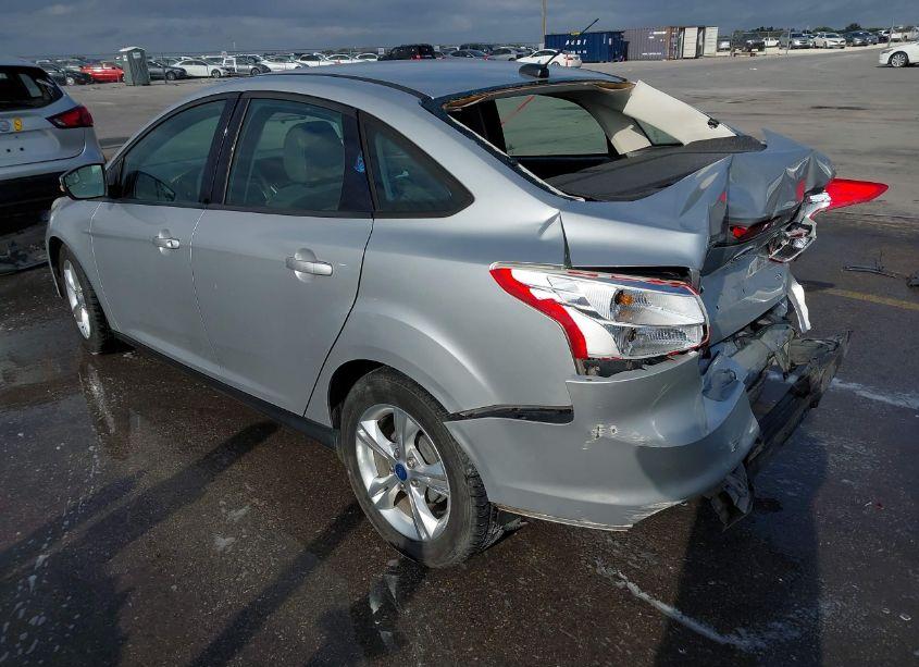 Photo 3 of 2013 Ford Focus SE (VIN 1FADP3F21DL271750)