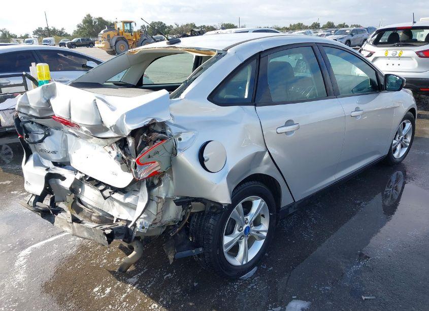 Photo 4 of 2013 Ford Focus SE (VIN 1FADP3F21DL271750)