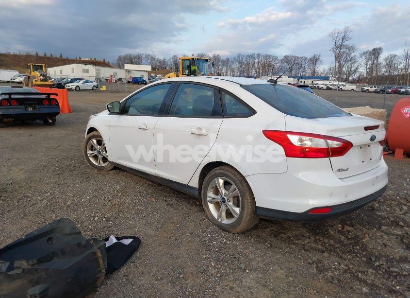 Photo 3 of 2013 Ford Focus SE (VIN 1FADP3F21DL288189)