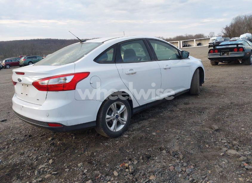 Photo 4 of 2013 Ford Focus SE (VIN 1FADP3F21DL288189)