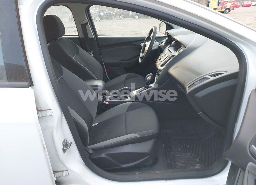 Photo 5 of 2013 Ford Focus SE (VIN 1FADP3F21DL288189)