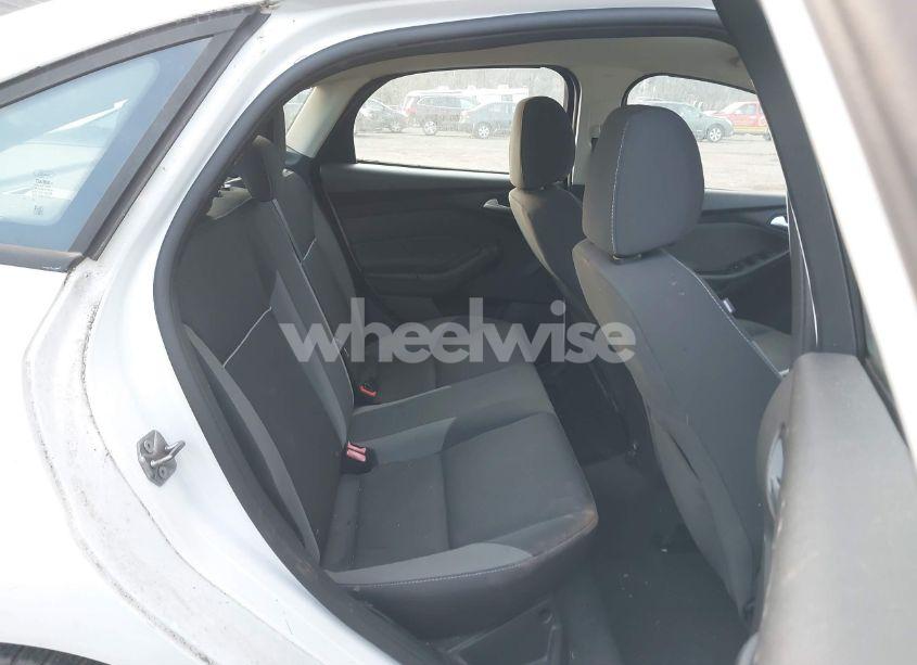 Photo 8 of 2013 Ford Focus SE (VIN 1FADP3F21DL288189)