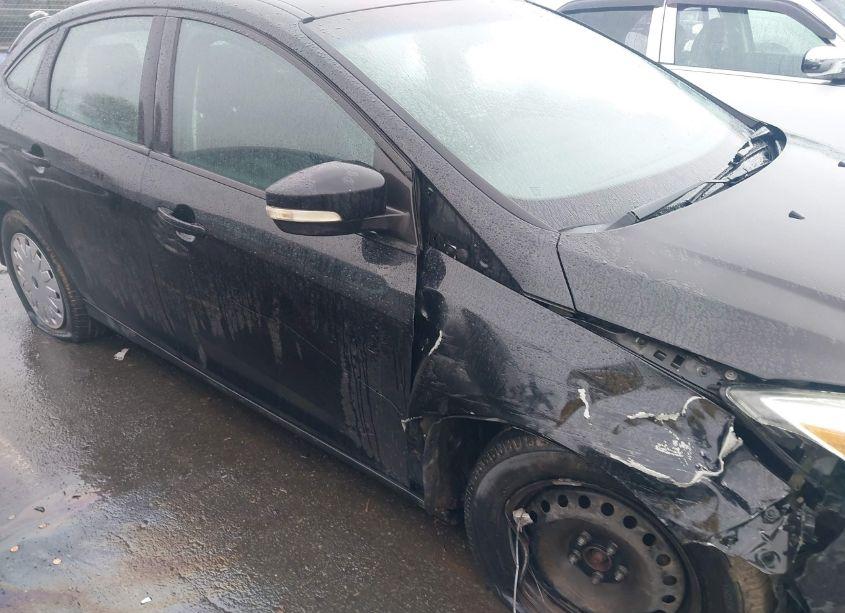 Photo 12 of 2013 Ford Focus SE (VIN 1FADP3F21DL288855)