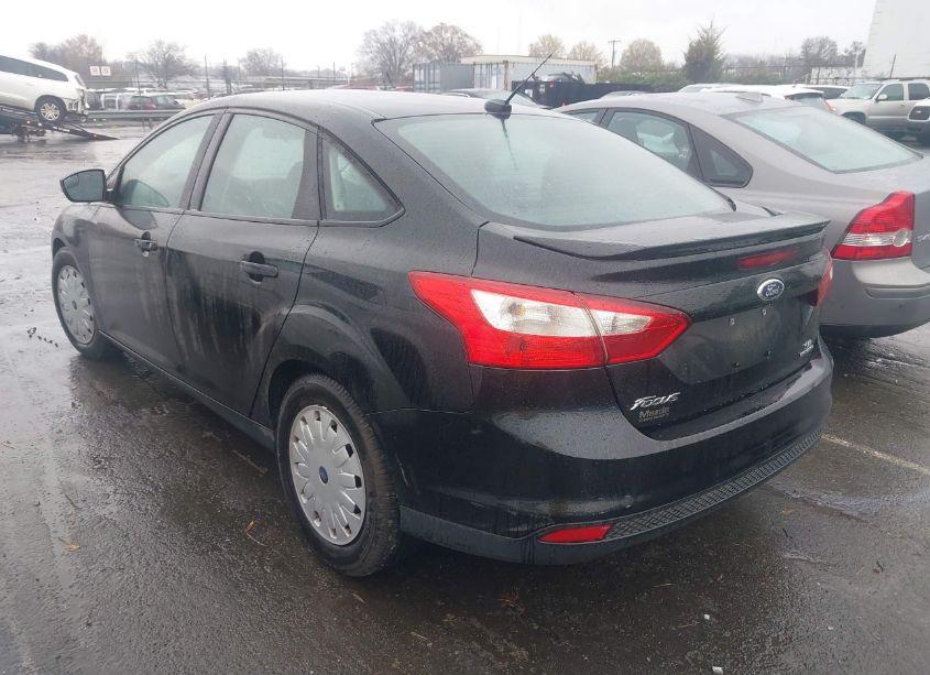 Photo 3 of 2013 Ford Focus SE (VIN 1FADP3F21DL288855)