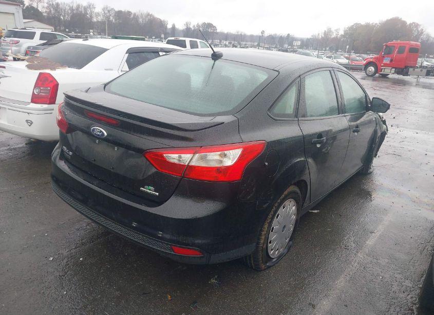 Photo 4 of 2013 Ford Focus SE (VIN 1FADP3F21DL288855)